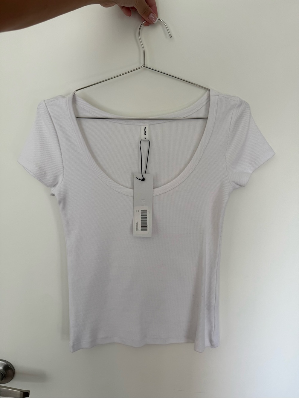 KOTN White Scoop Neck Tee